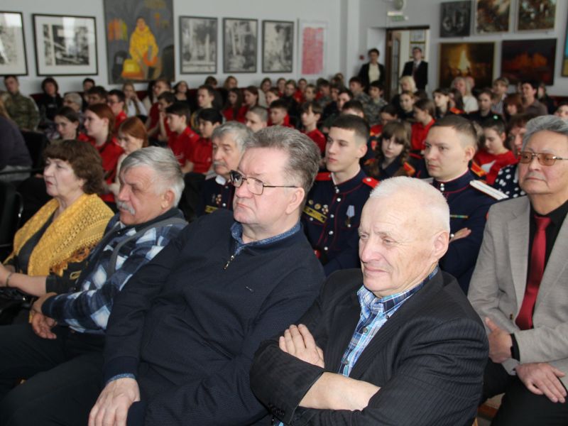 Показавший количество погибших на СВО назаровцев глава округа Александр Гейнрих прогулял урок в честь ее годовщины Показавший количество погибших на СВО назаровцев глава округа Александр Гейнрих прогулял урок в честь ее годовщины